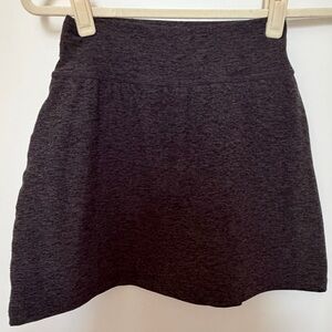 Beyond Yoga Charcoal Space Dye Heather Skort XS